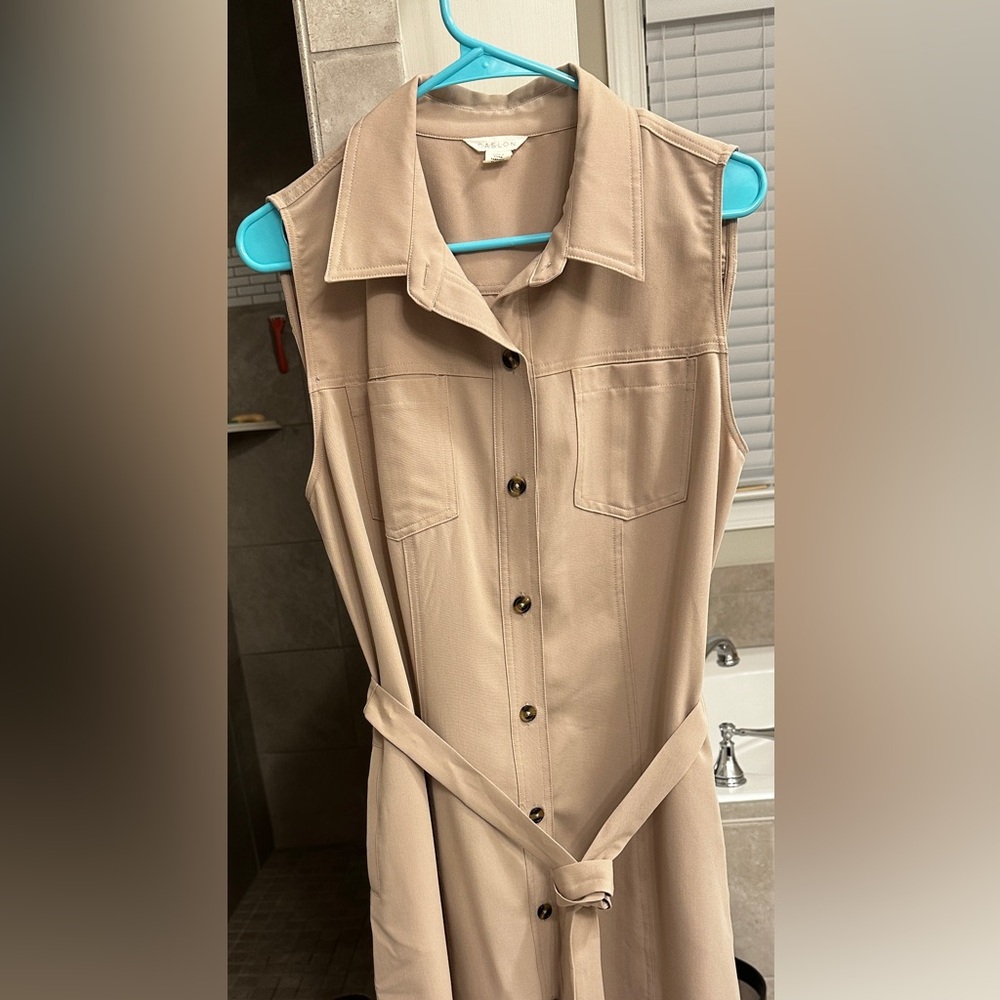 Caslon Elegant Tan Sleeveless Dress